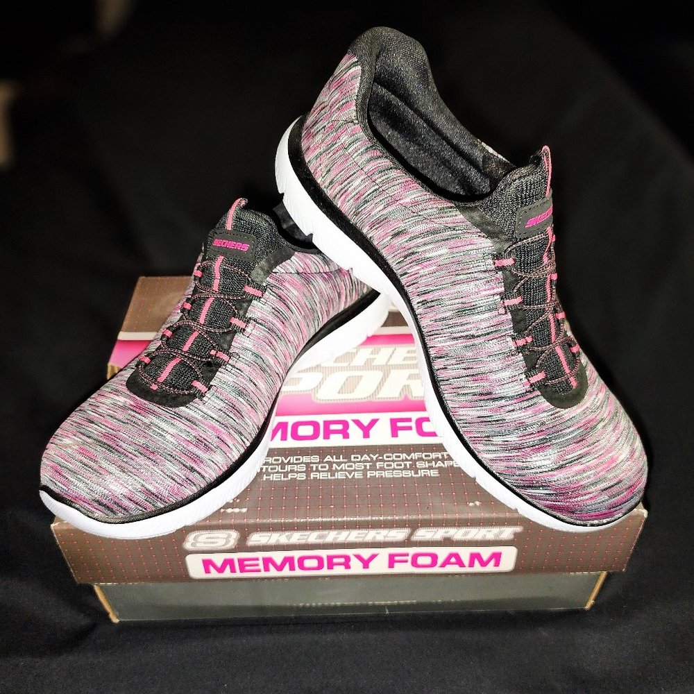 NEW Skechers Summits Light Dreaming Sneakers in Women's Size 8